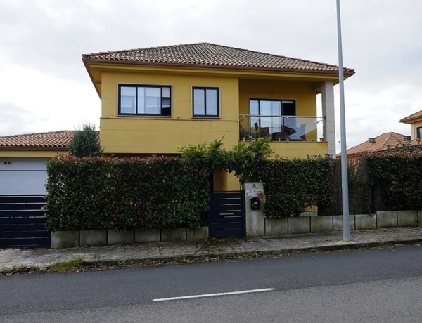 Detached villa for sale in Calle Cabanela, 8, Ferrol thumbnail 2