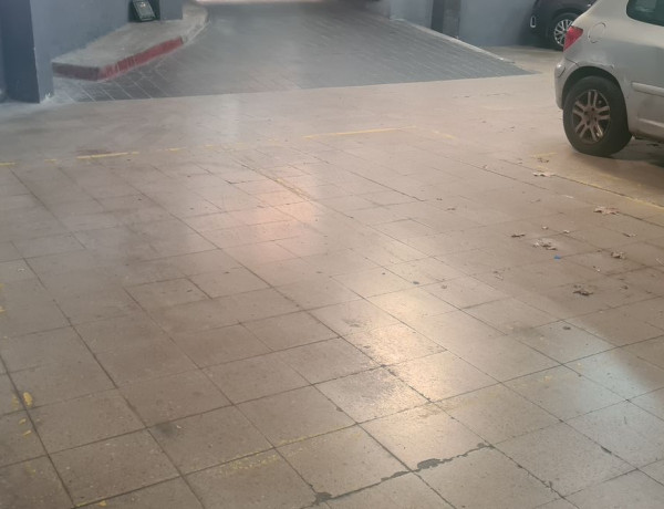 Продается гараж по адресу  Calle de Concepción Arenal, 109 , Barcelona photo 2