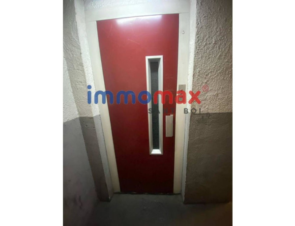 Продается гараж по адресу  Marianao , Sant Boi de Llobregat photo 4