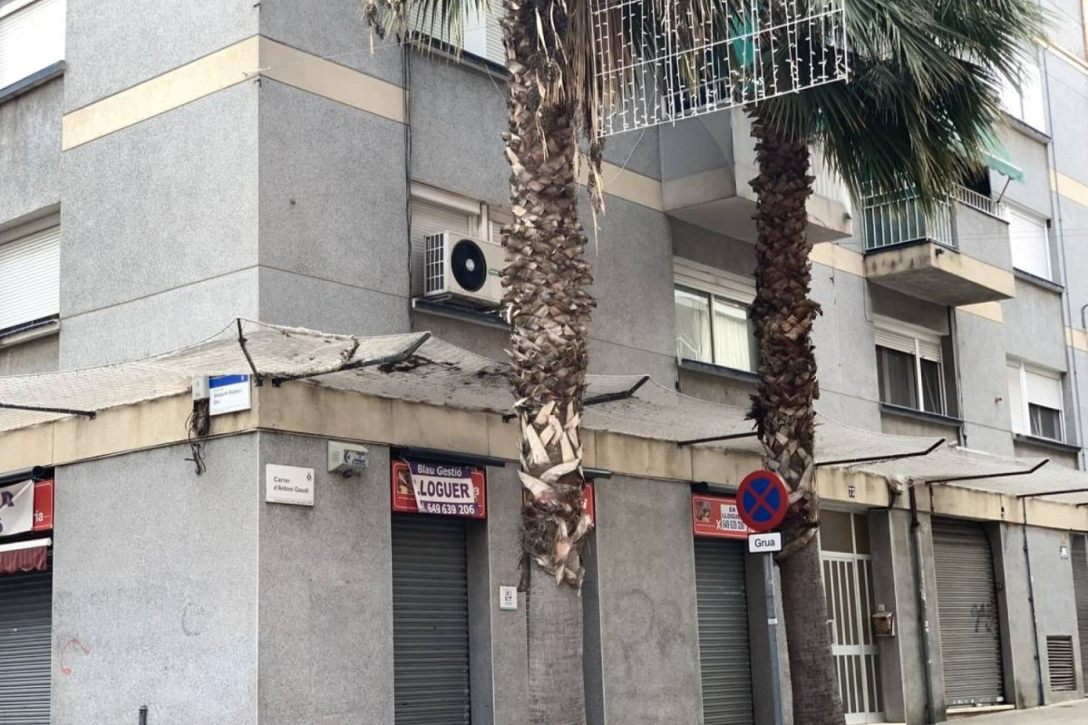 Sale of apartment in Calle de Joaquim Rubió i Ors, Sant Boi de Llobregat
 photo 2