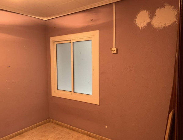 Apartment for sale in Calle de Joaquim Rubió i Ors, Sant Boi de Llobregat thumbnail 2