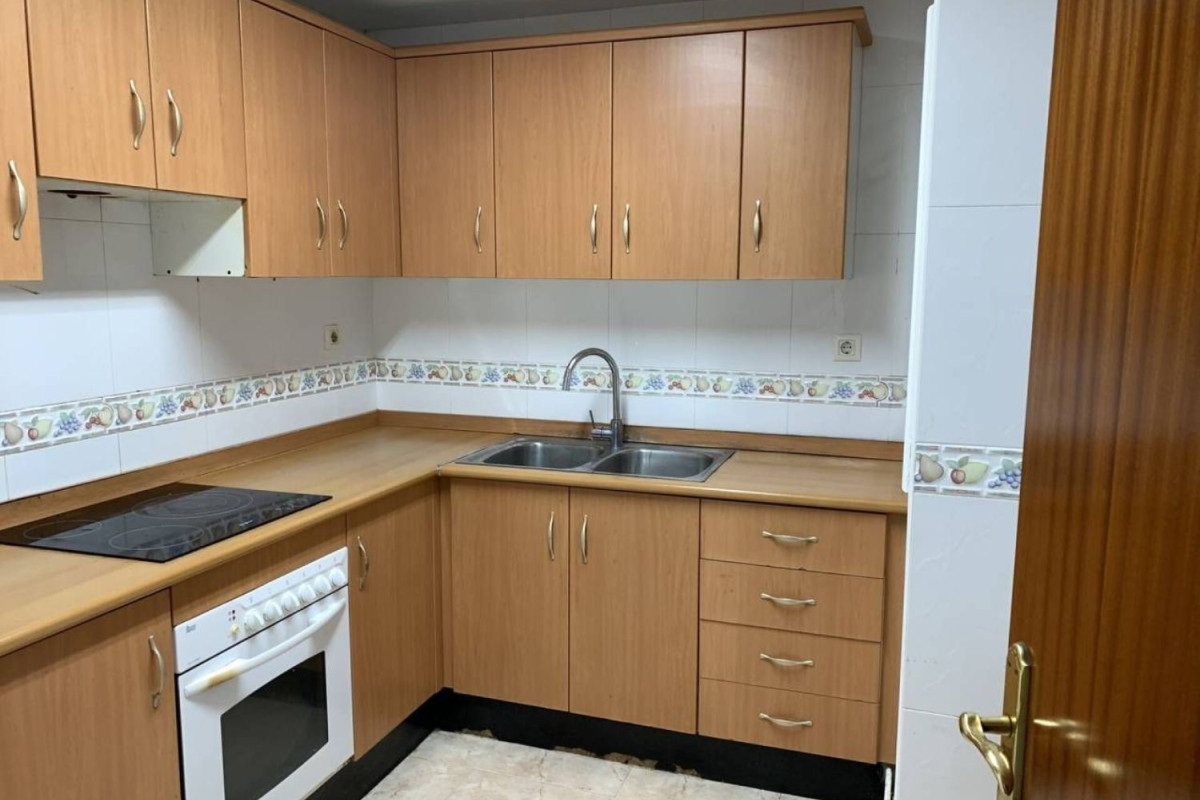 Sale of apartment in Calle de Joaquim Rubió i Ors, Sant Boi de Llobregat
 photo 5