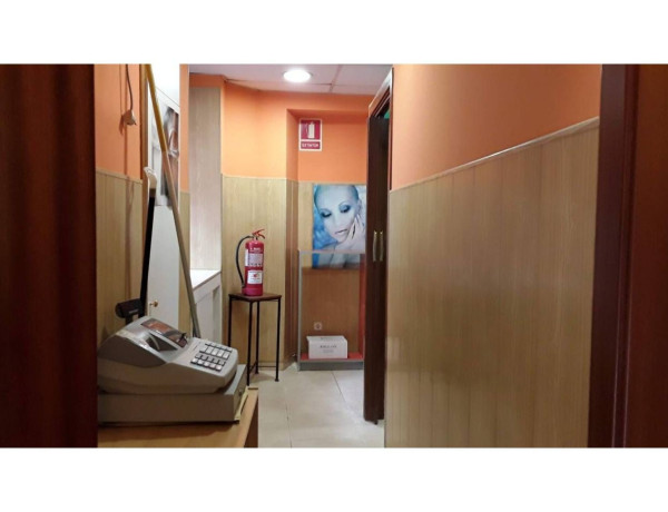 Local en venta en Berga photo 3