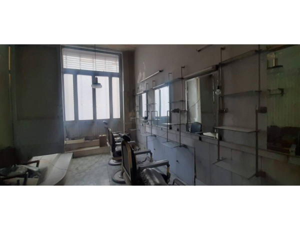 Local en venta en Berga photo 3