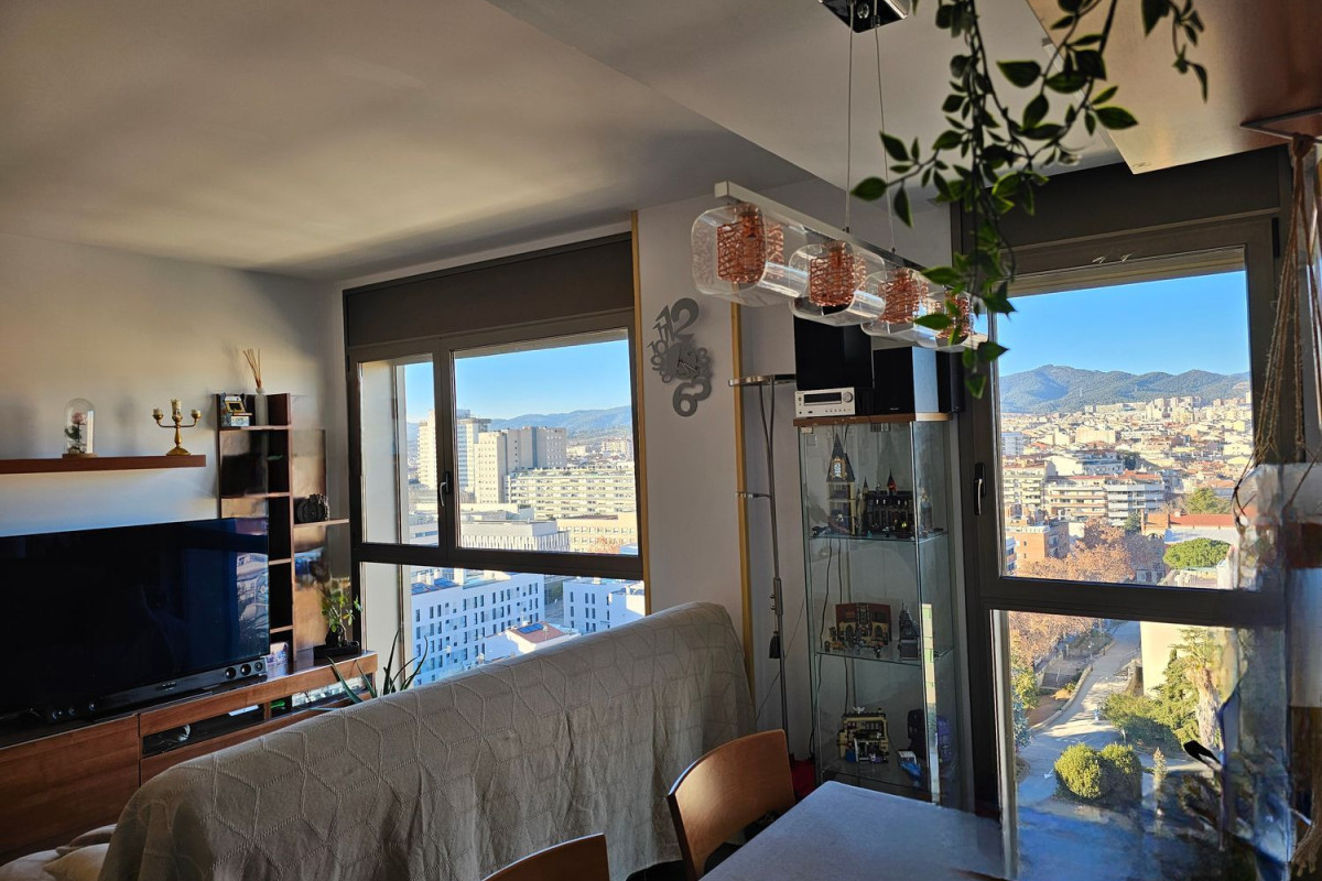 Продажа квартиры на Plaza del Celler, 7, Терраса
photo 3