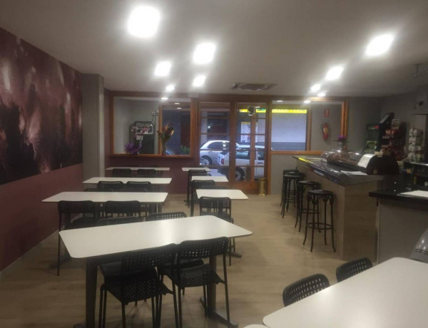Local en venta en Berga photo 2