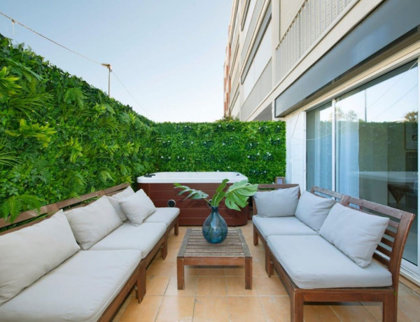 Bajo en venta en Paseo Maritimo, Castelldefels photo 1