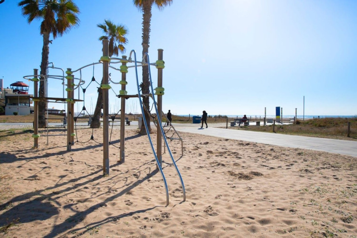 Sprzedaż parteru w Paseo Maritimo, Castelldefels
photo 4