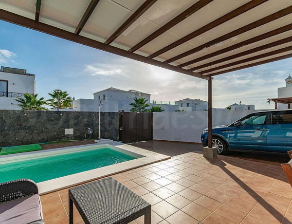 Detached villa for sale in  Calle Hortensia, Yaiza photo 2