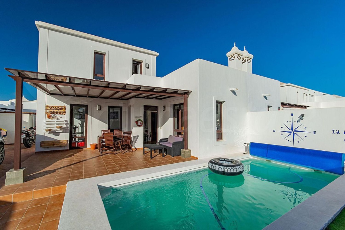 Venta de chalet independiente en Calle Hortensia, Yaiza
 photo 3