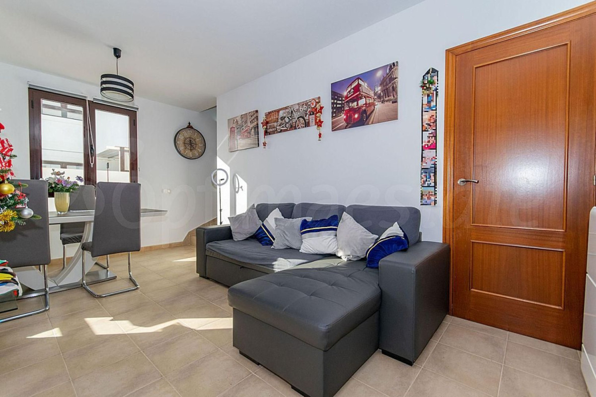 Venta de chalet independiente en Calle Hortensia, Yaiza
 photo 4