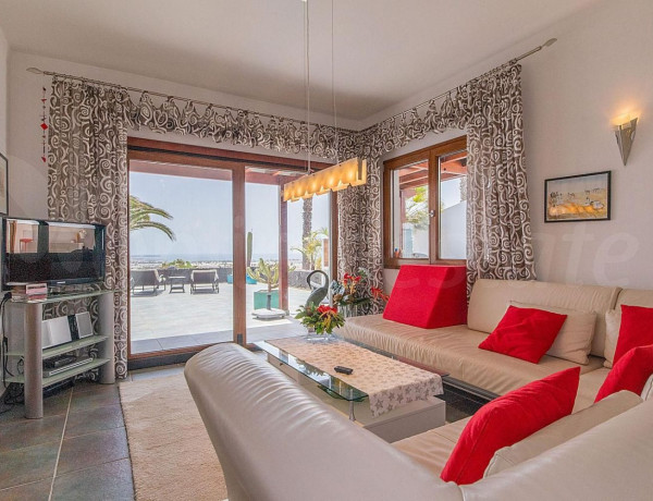 Semi-detached house for sale in  Playa Blanca , Yaiza photo 2