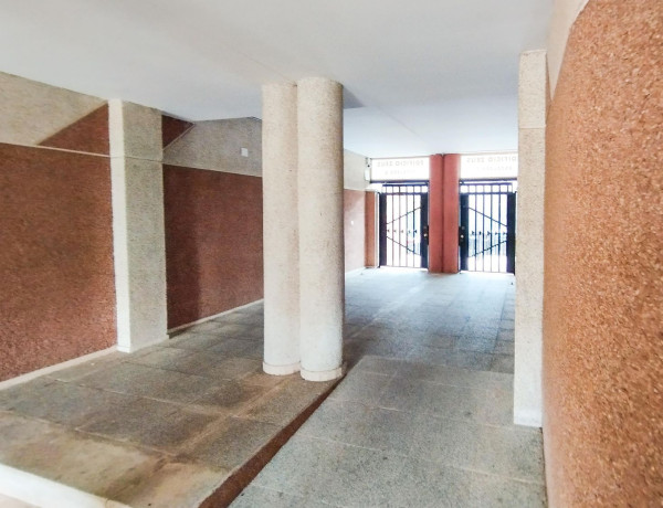 Bajo en venta en  Centre , Blanes photo 2