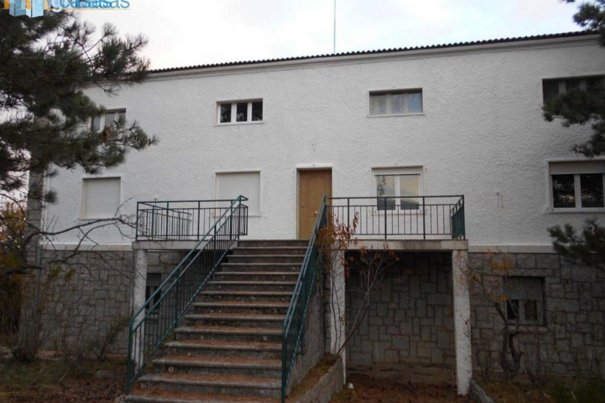 Terreno en venta en Becedas, Ávila photo 1