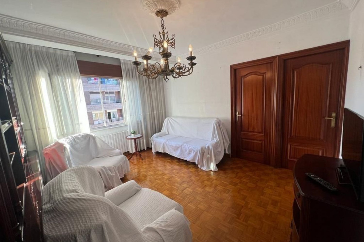 Продажа квартиры на Calle José Posada Herrera, Торрелавега
photo 1