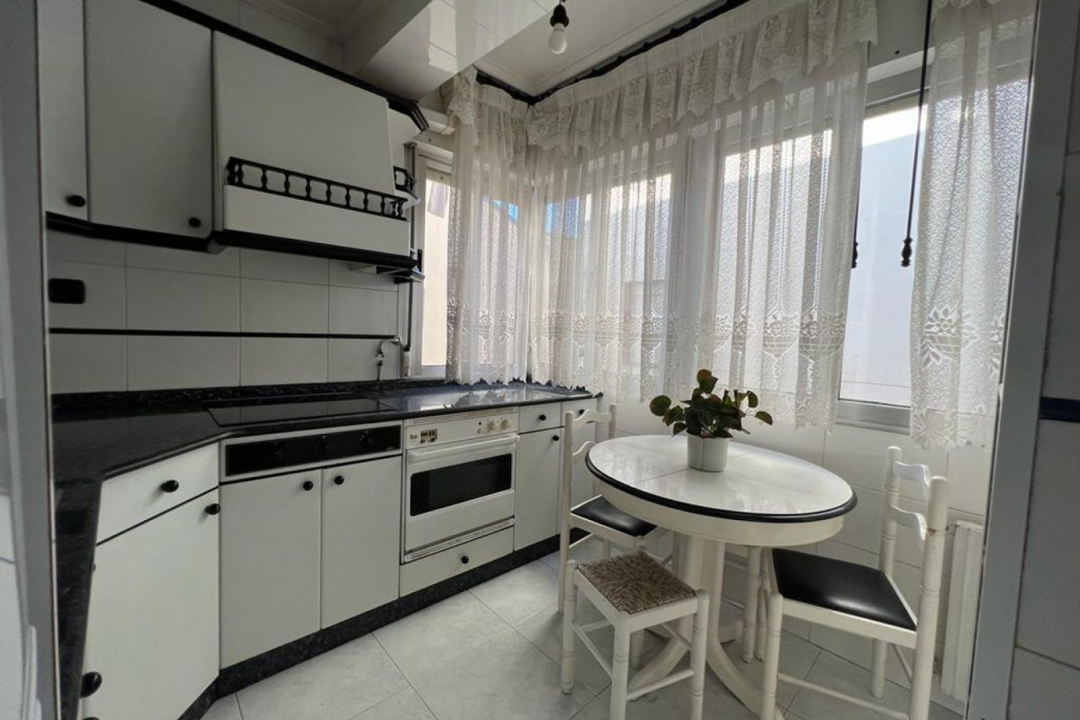 Продажа квартиры на Calle José Posada Herrera, Торрелавега
photo 4