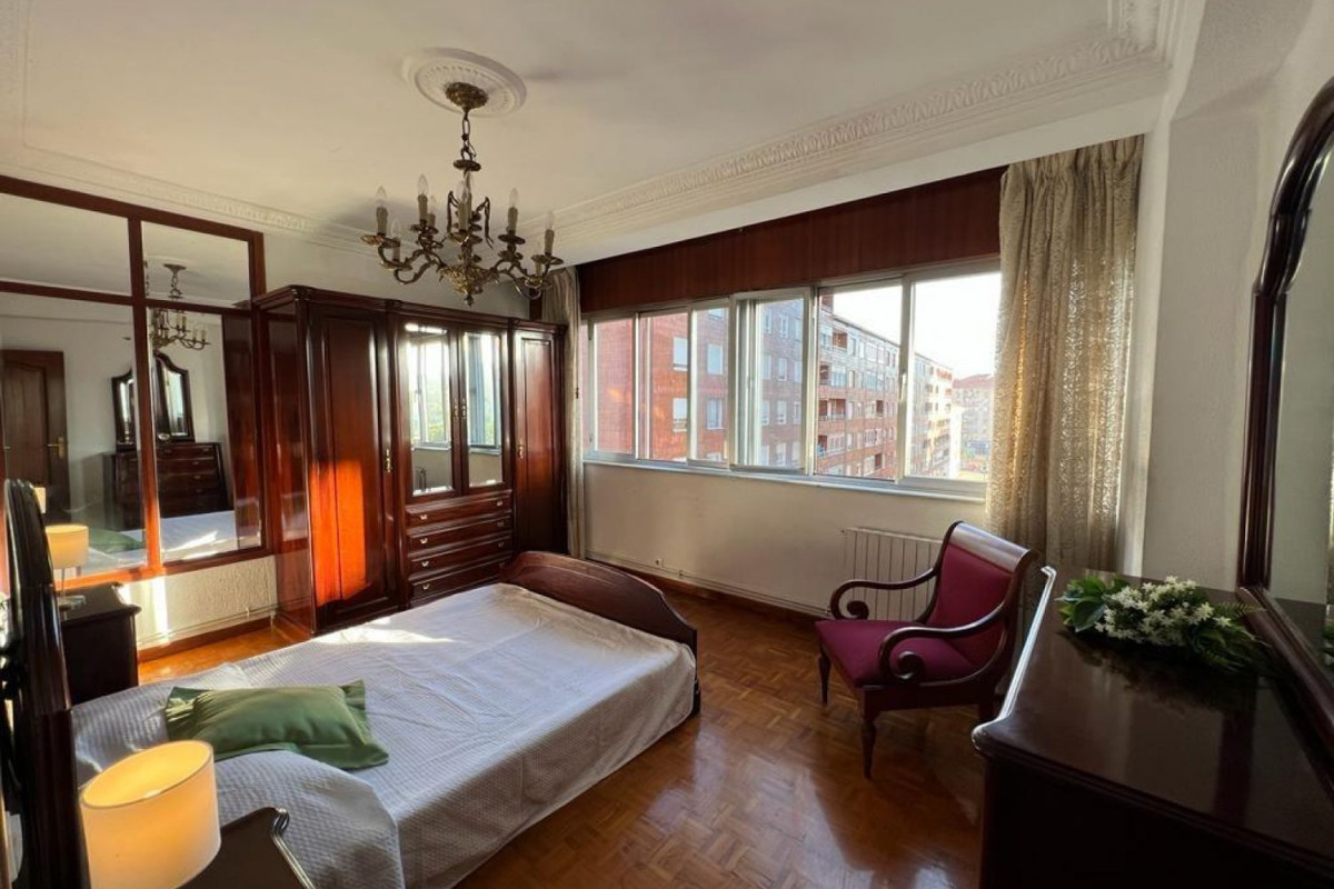 Продажа квартиры на Calle José Posada Herrera, Торрелавега
photo 5