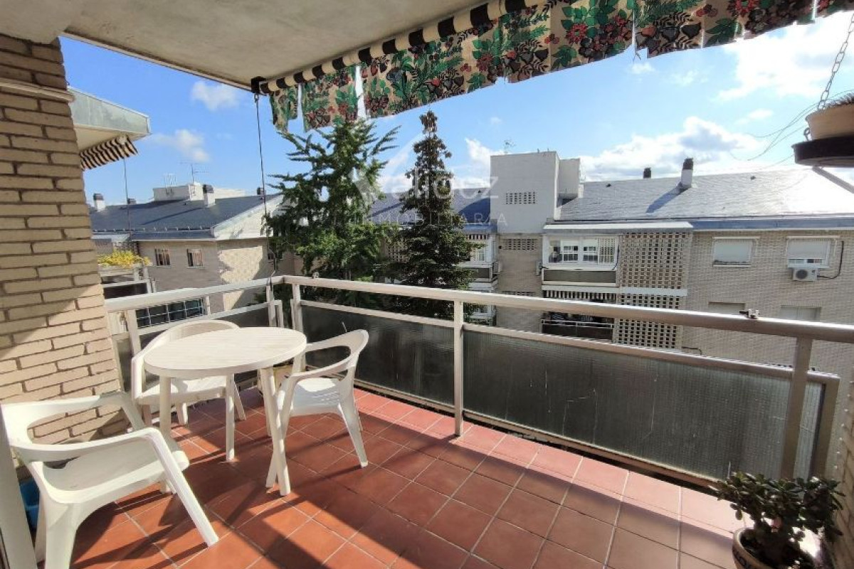 Продажа квартиры на Calle del Cid, Махадаонда
photo 1