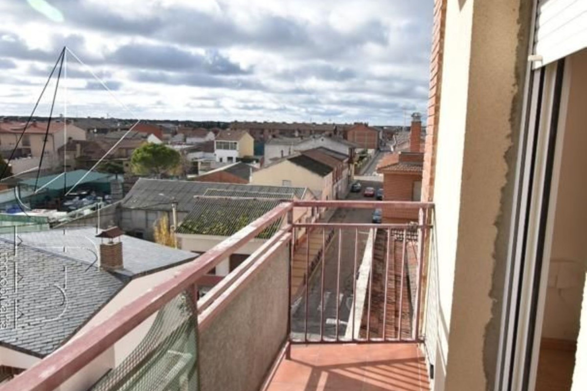 Piso en venta en calle Primitivo Aguado, Iscar
photo 4