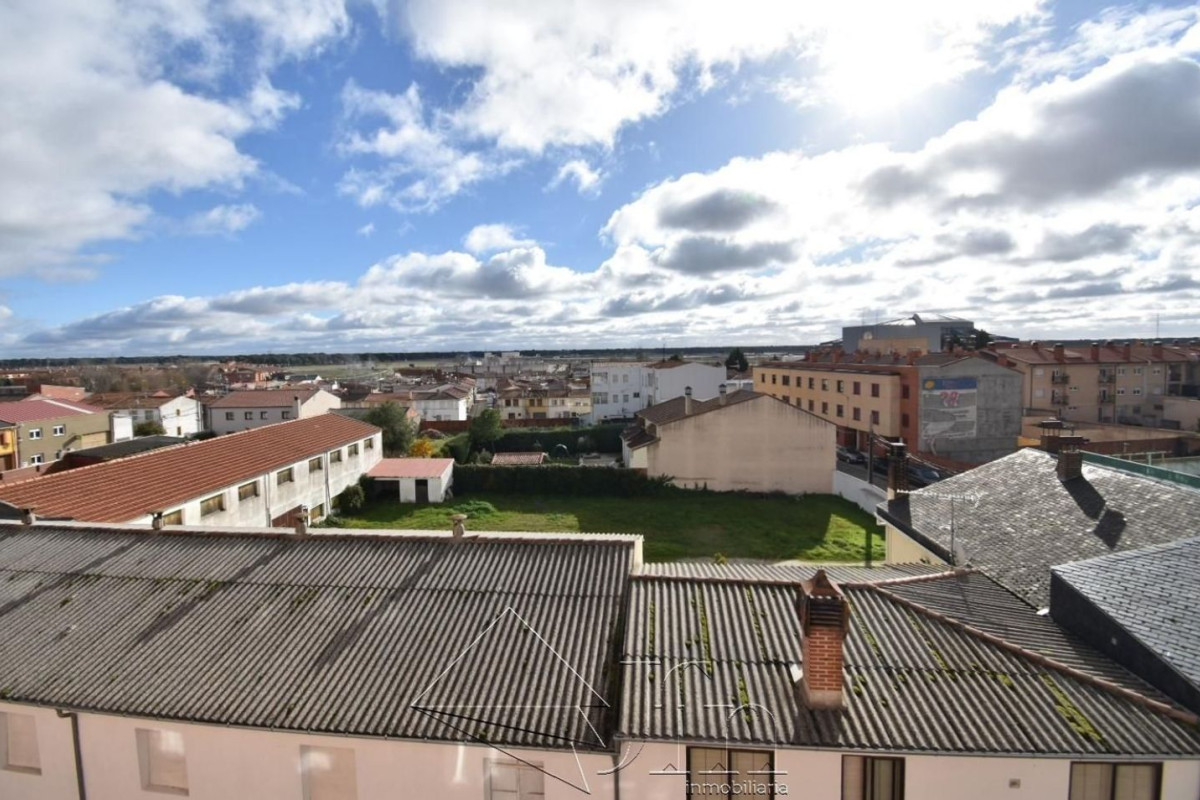 Piso en venta en calle Primitivo Aguado, Iscar
photo 5