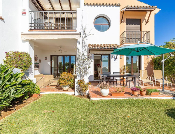 Chalet adosado en venta en Benahavís , Benahavís thumbnail 2