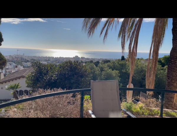 Chalet adosado en venta en Avenida de Miquel Utrillo s/n , Sitges thumbnail 1
