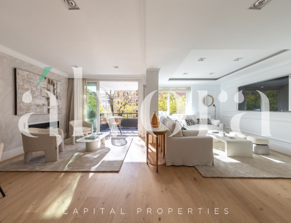 Apartment for sale in Calle de Zurbarán, Madrid thumbnail 1