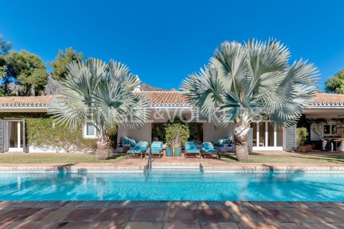 Sprzedaż niezależnego domku jednorodzinnego w Avenida Buchinger, Marbella photo 1