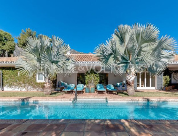 Chalet independiente en venta en Avenida Buchinger, Marbella photo 1