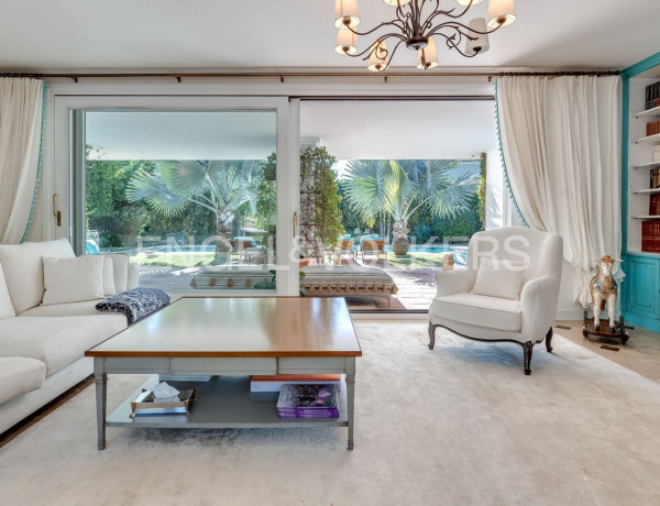 Chalet independiente en venta en  Avenida Buchinger, Marbella photo 4