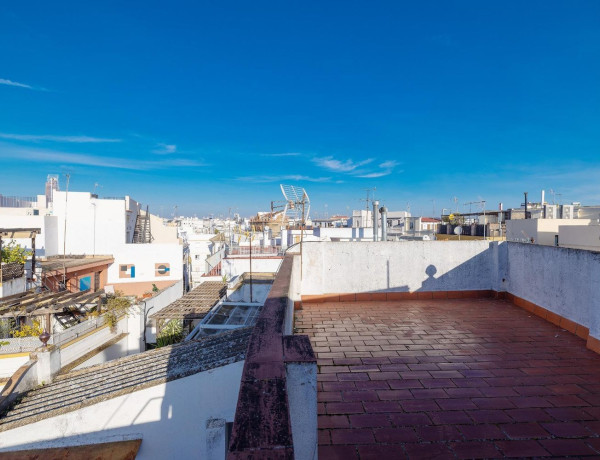 Chalet independiente en venta en Calle San Diego, Sevilla thumbnail 2