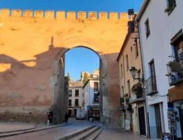 Piso en alquiler en Calle Elvira, 52 , Granada thumbnail 1