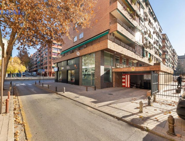 Garaje en venta en Los Pajaritos - Plaza de Toros , Granada photo 1
