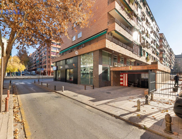 Garaje en venta en Los Pajaritos - Plaza de Toros , Granada thumbnail 1