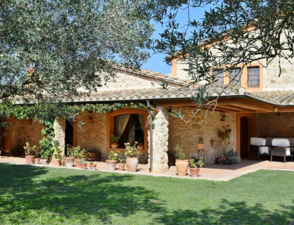 Detached villa for sale in Afores Mas Galera s/n, Torroella de Montgrí thumbnail 2
