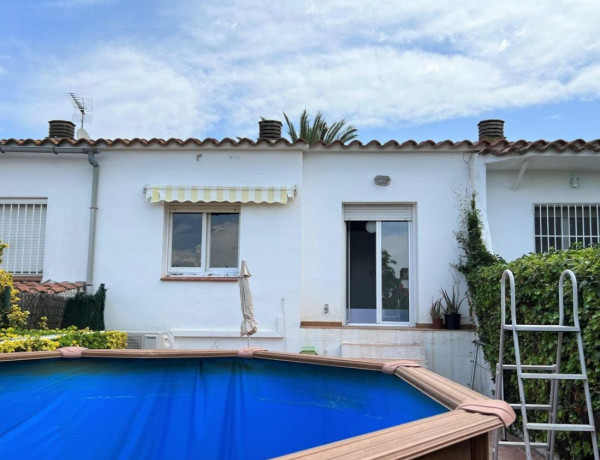 Chalet adosado en venta en , Sant Pere Pescador photo 1
