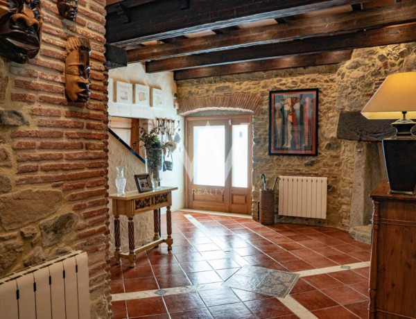 Casa de pueblo en venta en calle de Sant Joan o de l'Educació, 13 thumbnail 2