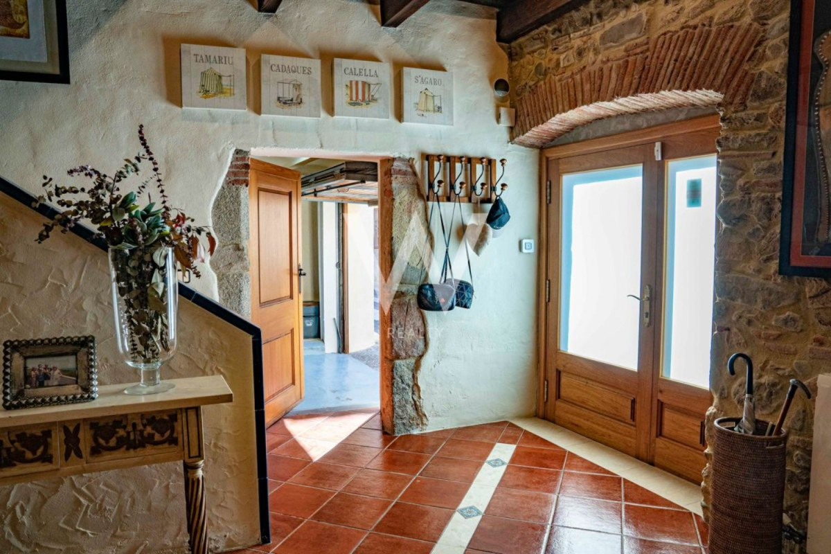 Properties for sale and rent in Spain photo 4