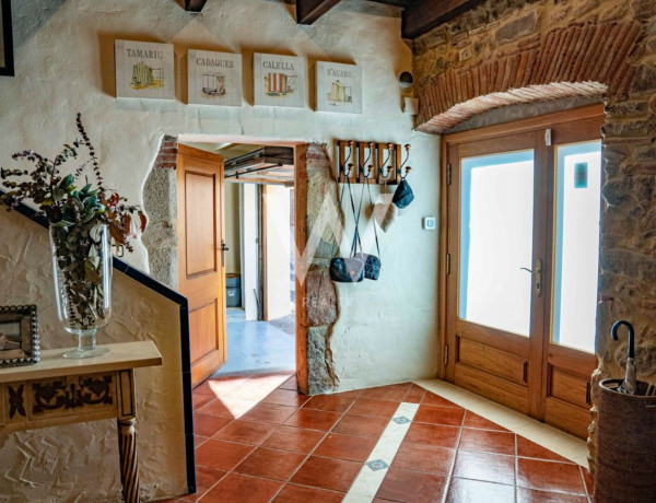 Casa de pueblo en venta en calle de Sant Joan o de l'Educació, 13 photo 4