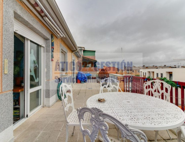Duplex en venta en , Villares de la Reina photo 1