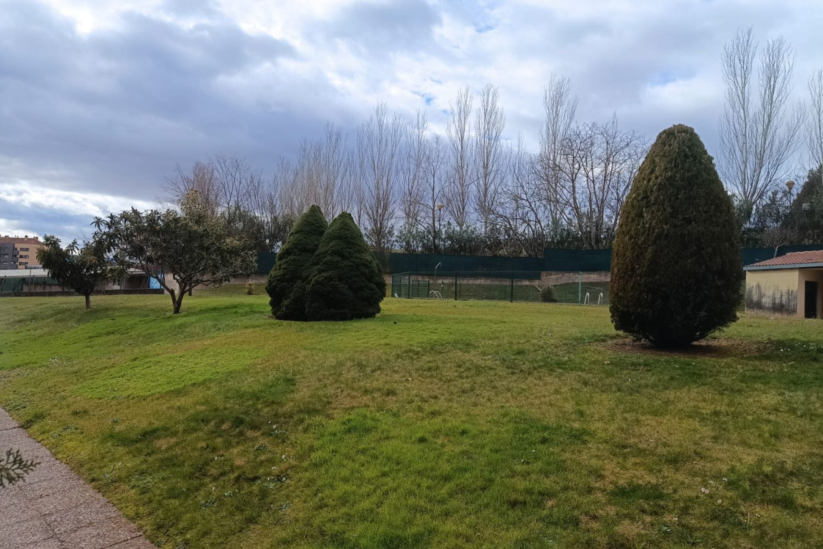 Sale of apartment in Calle Portillejo, Logroño
photo 2