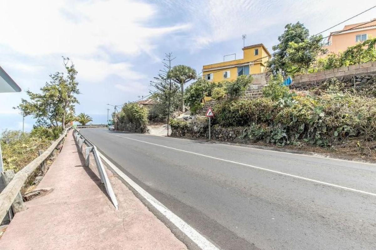 Terreno en venta en La Guancha, Santa Cruz de Tenerife photo 1