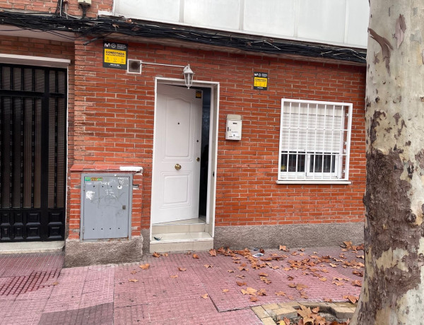 Bajo en venta en Plaza de Narvona, Alcalá de Henares thumbnail 2