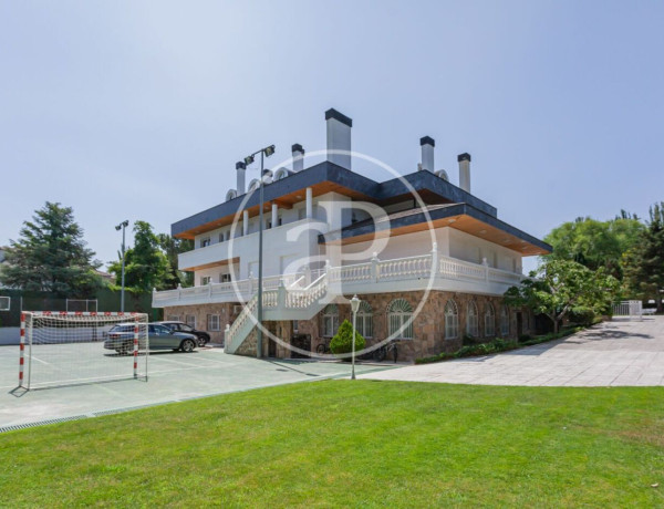 Chalet independiente en venta en  Somosaguas , Pozuelo de Alarcón photo 1