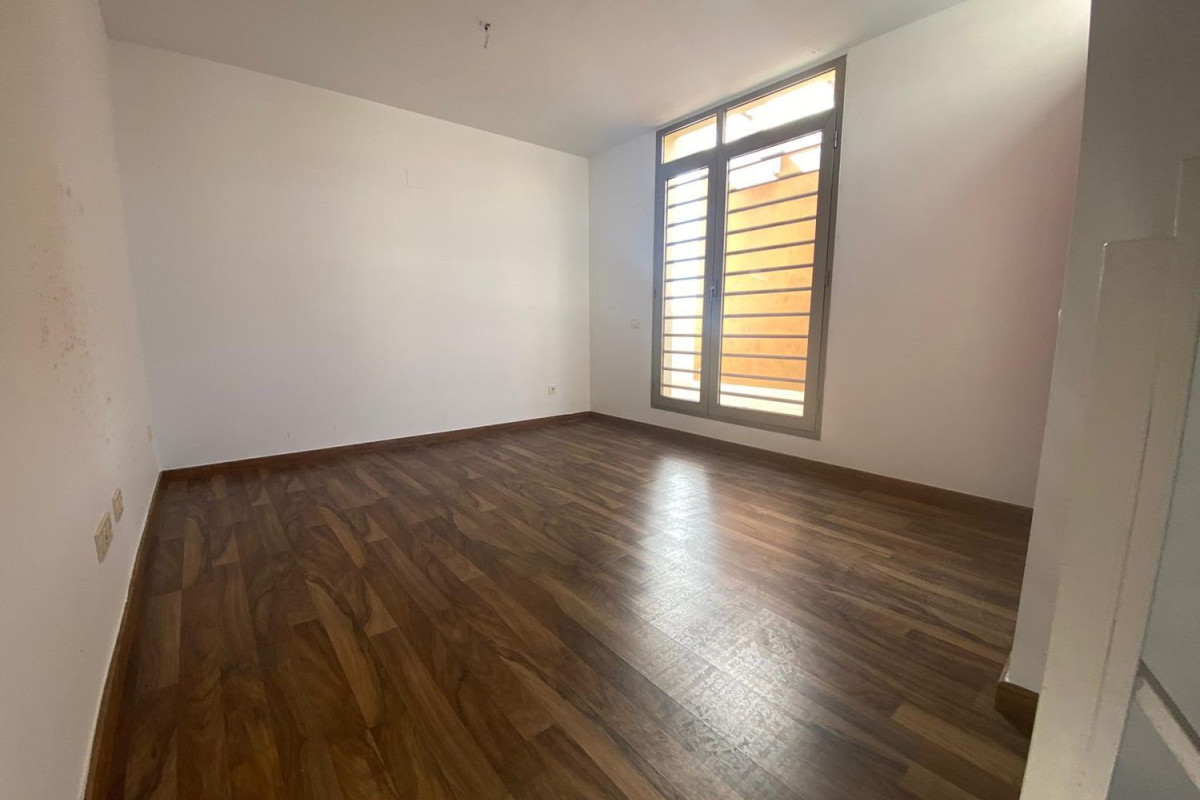 Sale of townhouse in  AZALEAS , La Pobla de Vallbona photo 4