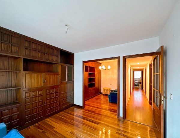 Apartment for sale in  Ronda de Nelle, A Coruña photo 3