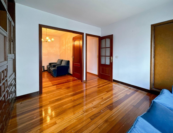 Apartment for sale in  Ronda de Nelle, A Coruña photo 4