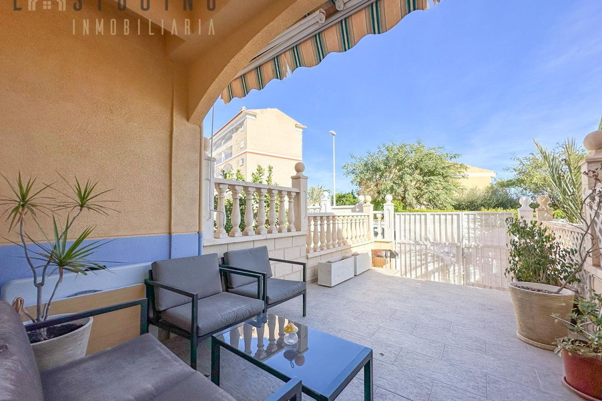 Venta de chalet adosado en  Av. Costa Blanca , Elche / Elx photo 5