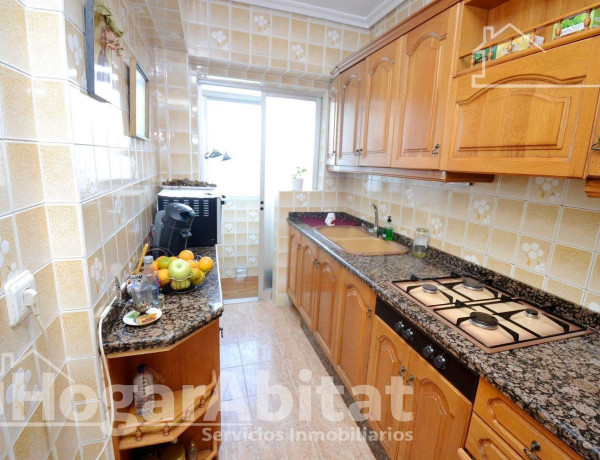 Piso en venta en  Calle Clara Campoamor, Castellón de la Plana / Castello de la Plana photo 4