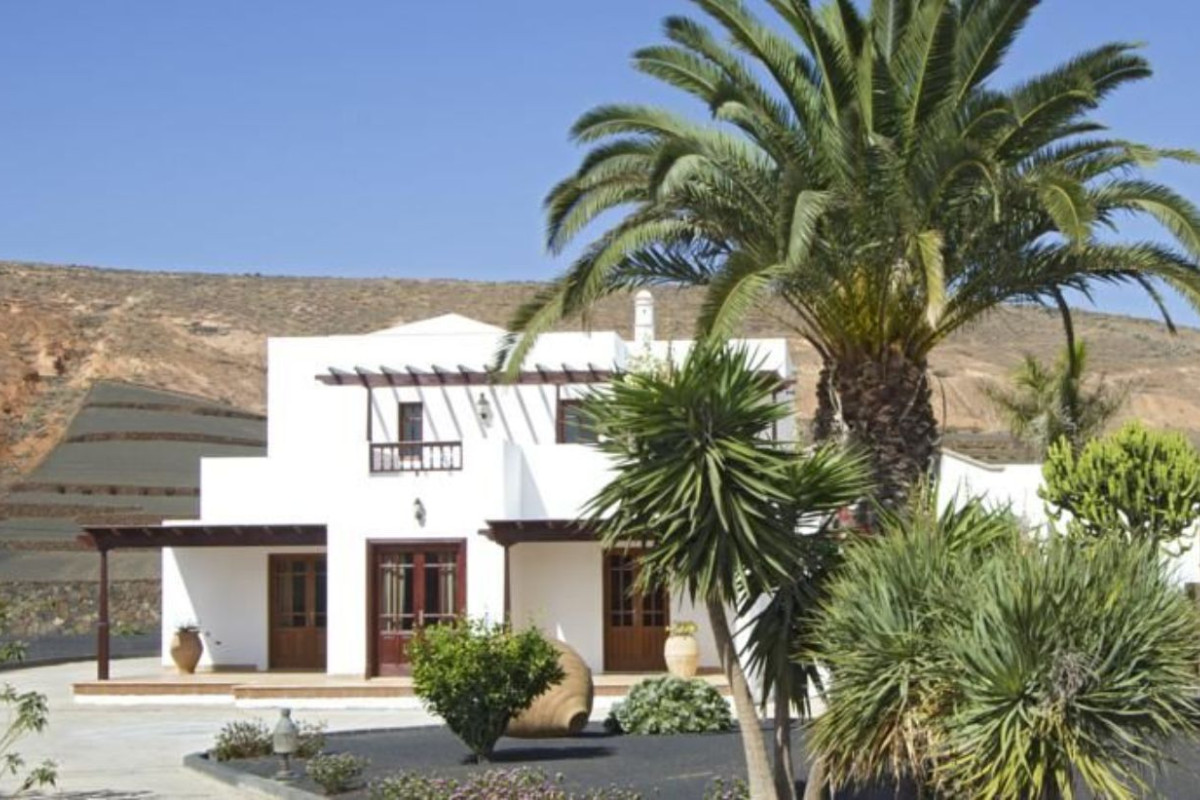 Venta de chalet independiente en Avenida Santa Catalina, Teguise
photo 1